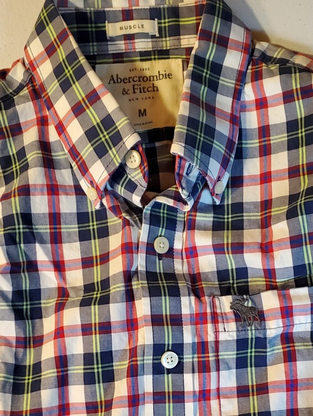 NWOT Abercrombie & Fitch Muscle Fit Plaid Shirt Size Medium